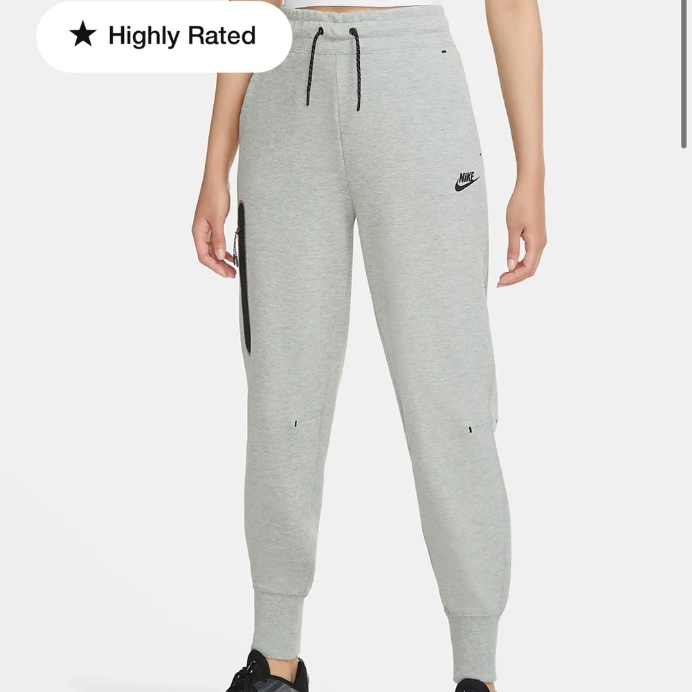 Nike Sportswear Tech Fleece Gray